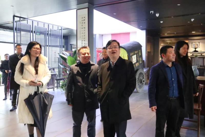 廉俊副市长赴城投集团开展调研工作