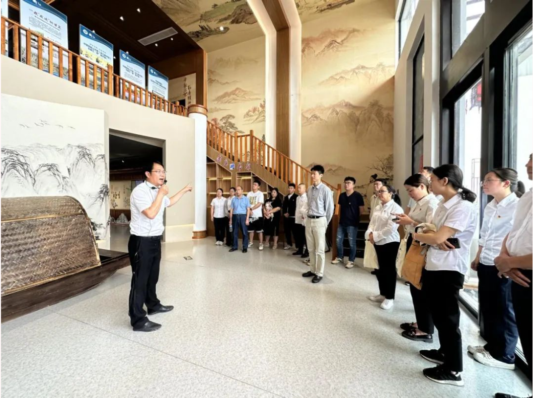 城投党建 | 资产公司与市新华书店、江山旅发公司开展党建联建活动